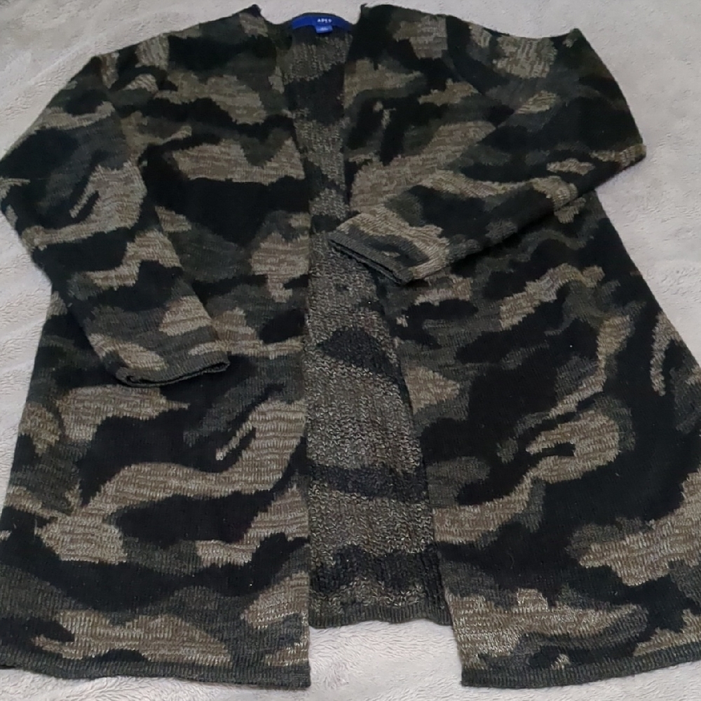 Apt. 9 Blue and Gray Knitwear